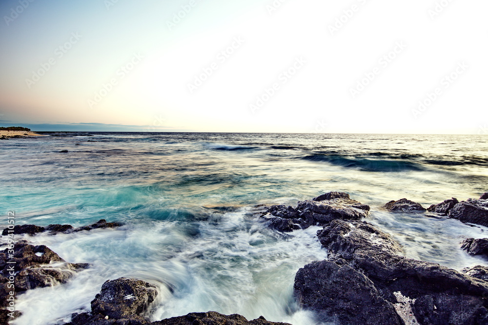 Obraz premium waves on the beach
