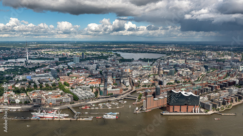 Hamburg City Skyline © Fabrice