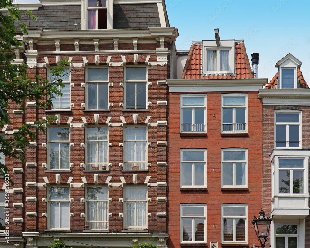 Obraz premium Old building windows facade