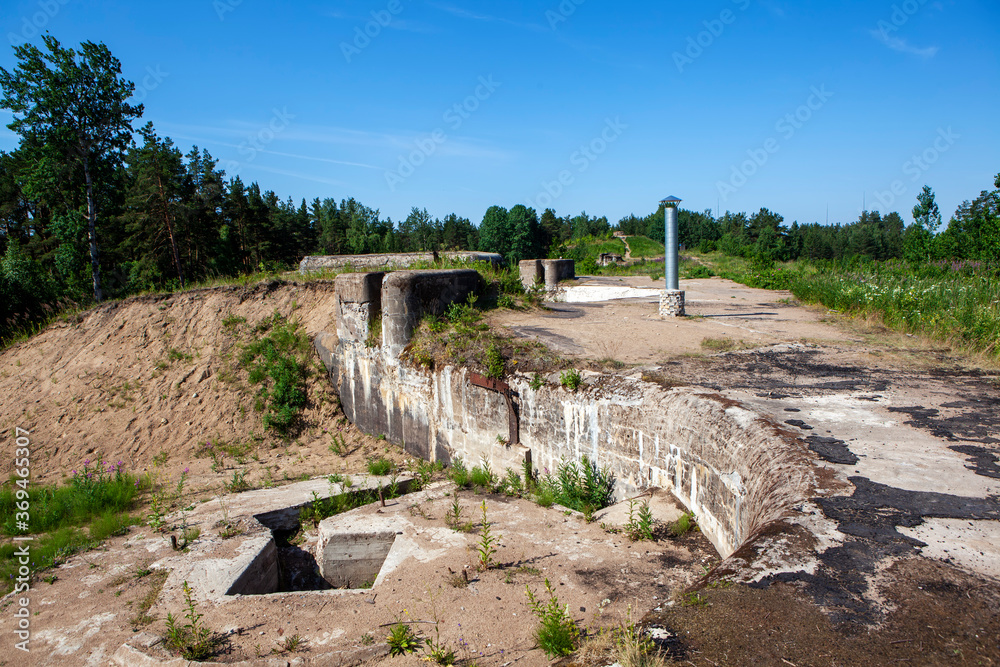 Remains of a cannon yard with batteries for 6-inch (152 mm) Canet guns. Built in 1912. Fort Remains of a cannon yard with batteries for 6-inch (152 mm) Canet guns. Built in 1912. Fort