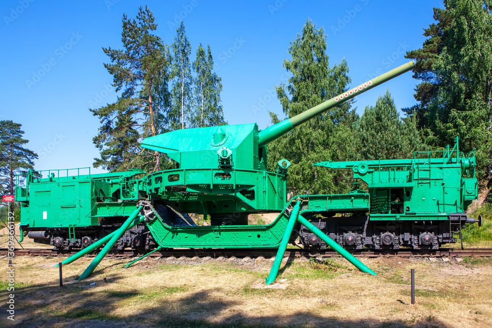 Fototapeta premium Artillery transporters TM-I-180 with a 180-mm gun. Fort 