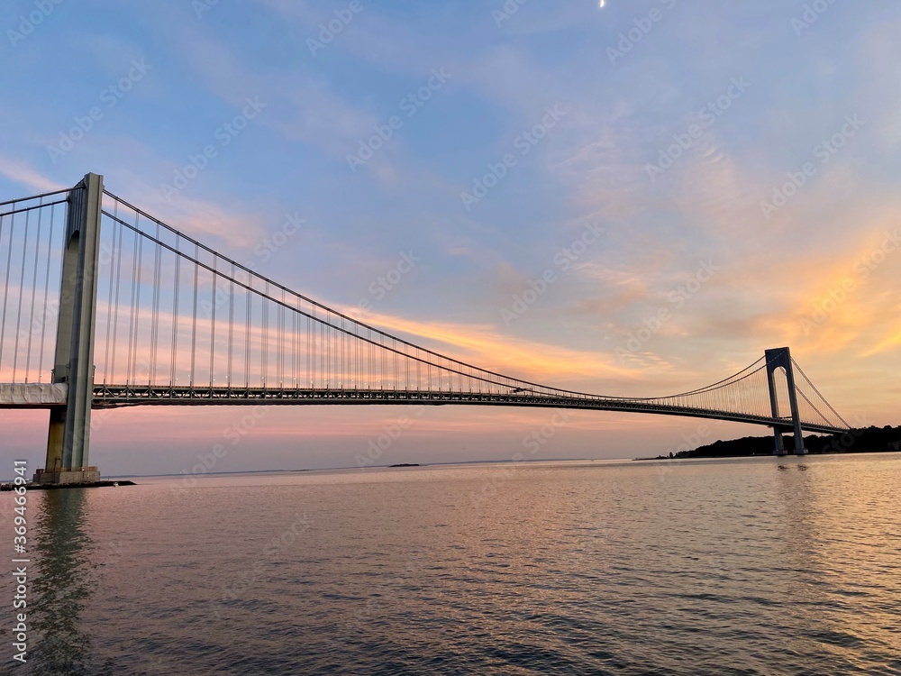 Fototapeta premium Sunset at Verrazzano Bridge