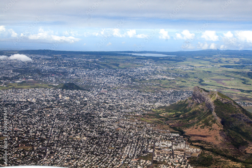 Luftaufnahme aus dem Flugzeug beim Anflug auf Mauritius Luftaufnahme aus dem Flugzeug beim Anflug auf Mauritius