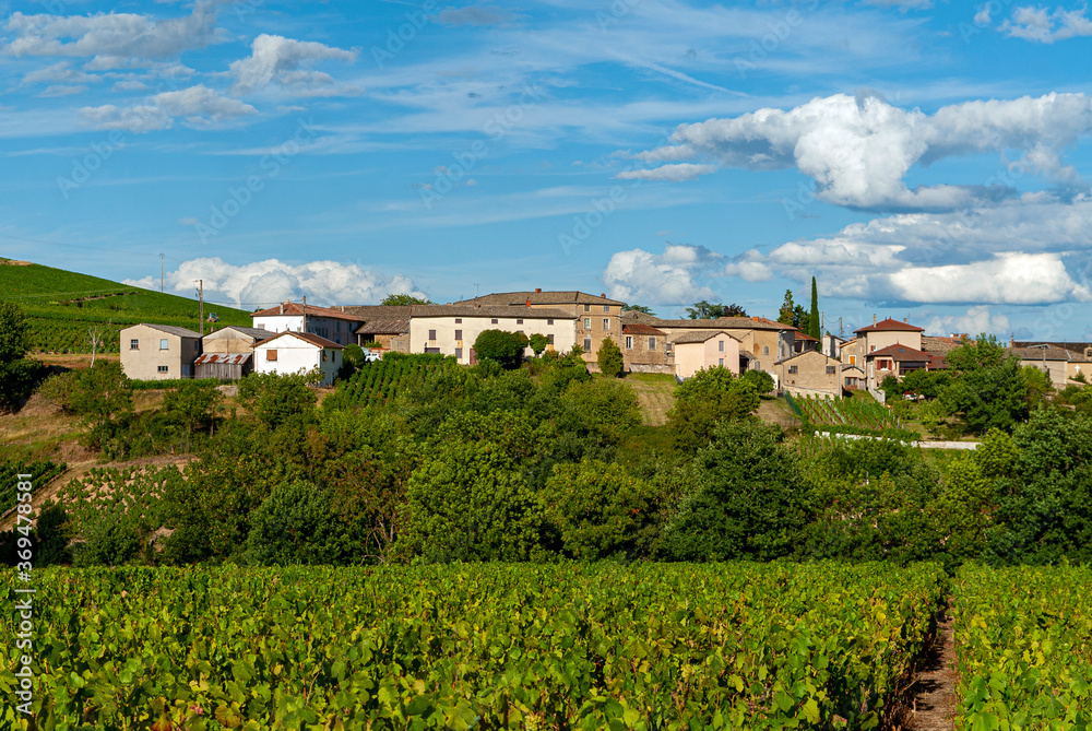 Le village de Morgon dans le vignoble du Beaujolais dans le département du Rhône en France