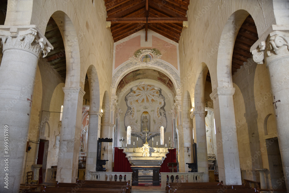 Nef romane de la cathédrale du Nebbio à Saint-Florent, Corse