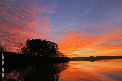 Foto Sunrise at Lake Crabtree County Park, Morrisville, nc