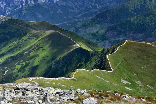 Fototapeta Naklejka Na Ścianę i Meble -  Tatry Zachodnie widok na Dolinę Kościeliską, Ornak ze Starorobociańskiego Wierchu