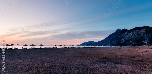 Beach before sunrise © amelie