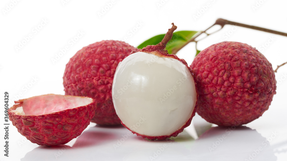 Lychee tastes sweet and delicious. Lychee tastes sweet and delicious.