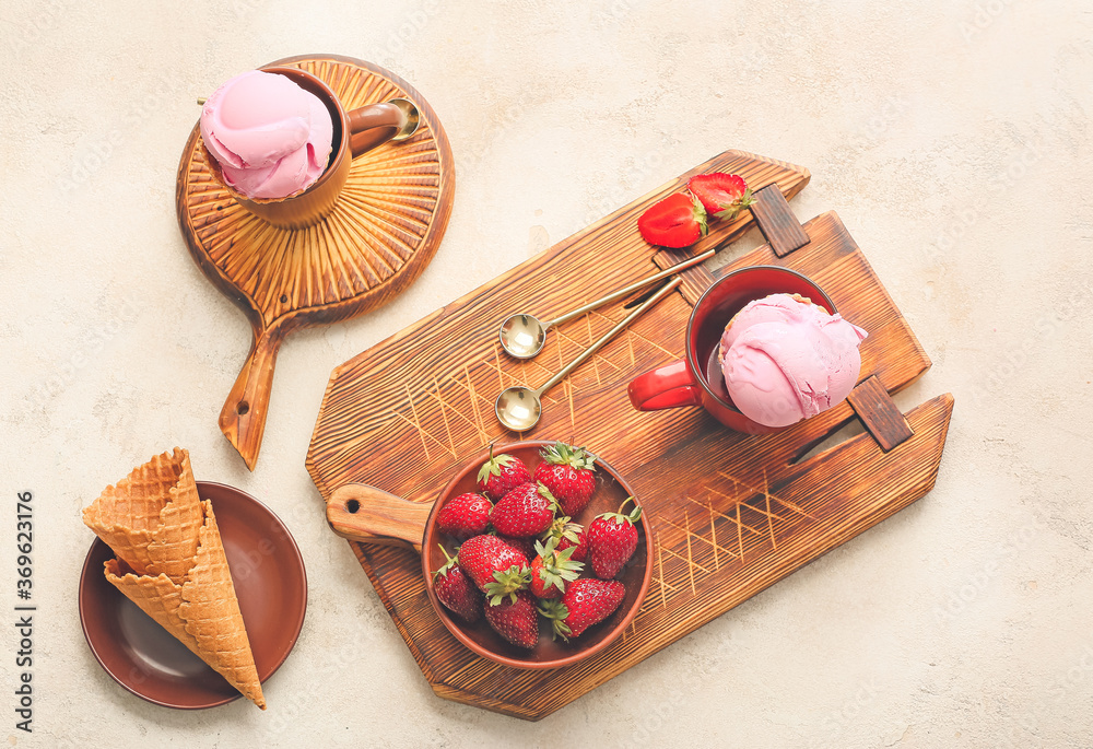 Tasty strawberry ice cream on light background - obrazy, fototapety, plakaty 
