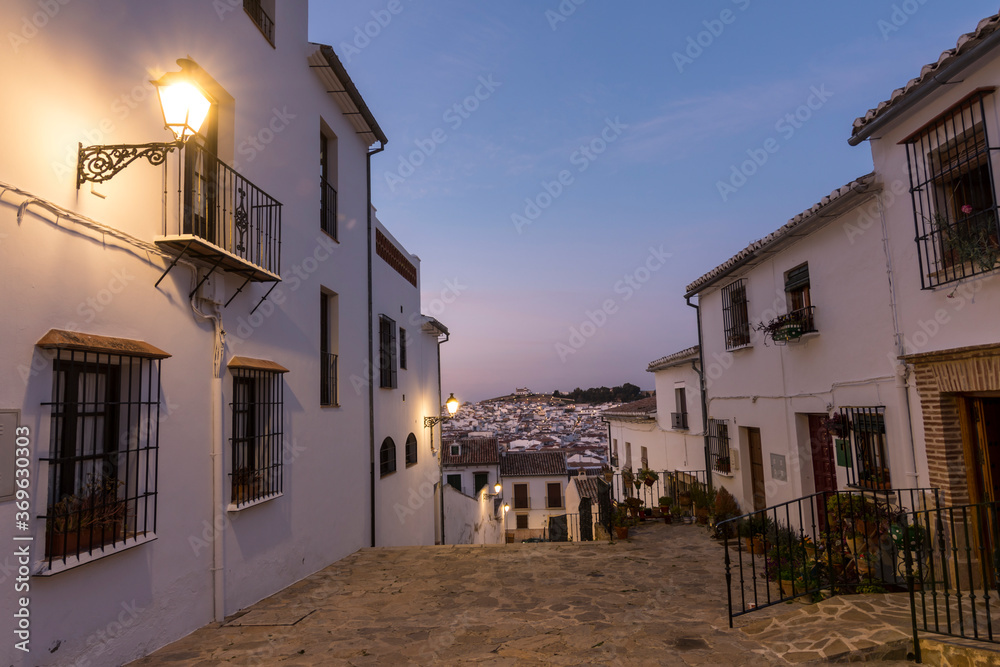 Φωτογραφία View of Old town of Antequera at dusk. Andalusia, Spain