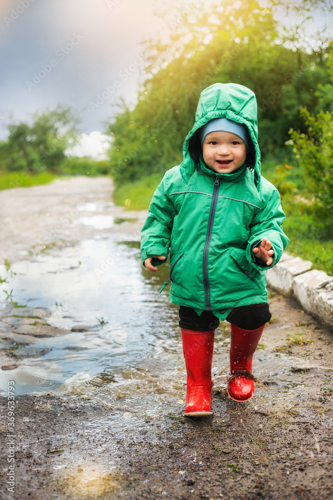 Child. A little boy in a green jacket and red boots plays in the swamp.
Carefree childhood. Happy child concept. Happy childhood.
He screams and laughs, has fun outside in the swamp. Child. A little boy in a green jacket and red boots plays in the swamp.
Carefree childhood. Happy child concept. Happy childhood.
He screams and laughs, has fun outside in the swamp.