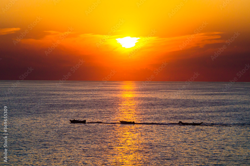 Naklejka premium Sunset