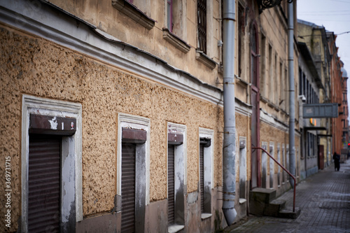 narrow street 