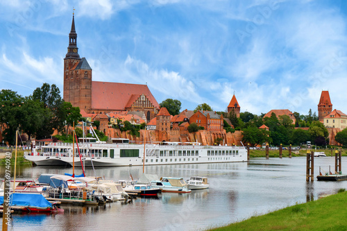 Tangermünde an der Elbe mit Altstadt und Hafen