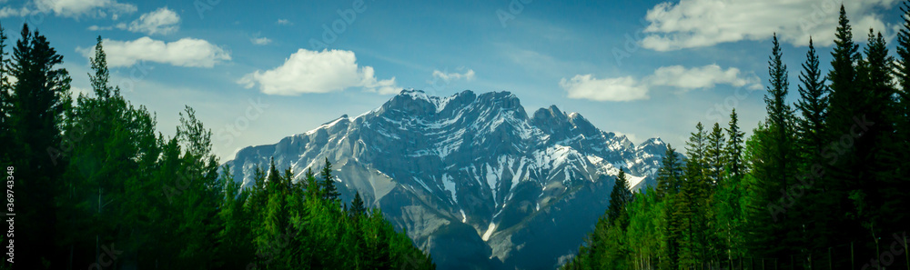 Fototapeta premium mountains in canada