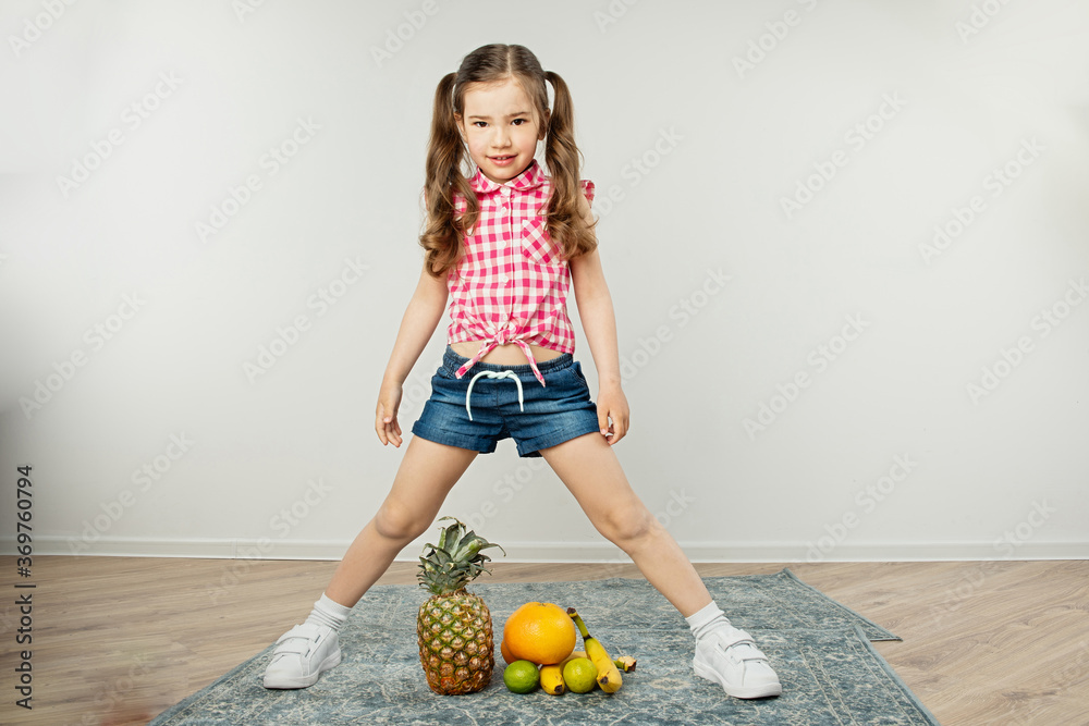 little girl open legs 