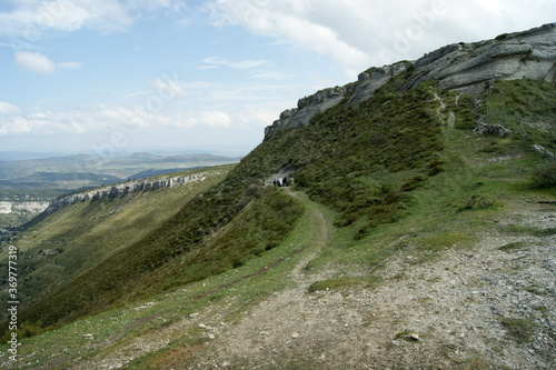 Ruta por los Canales del Dulla, en Quintanilla Valdebrones, Burgos photo