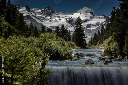 Cascata con valle