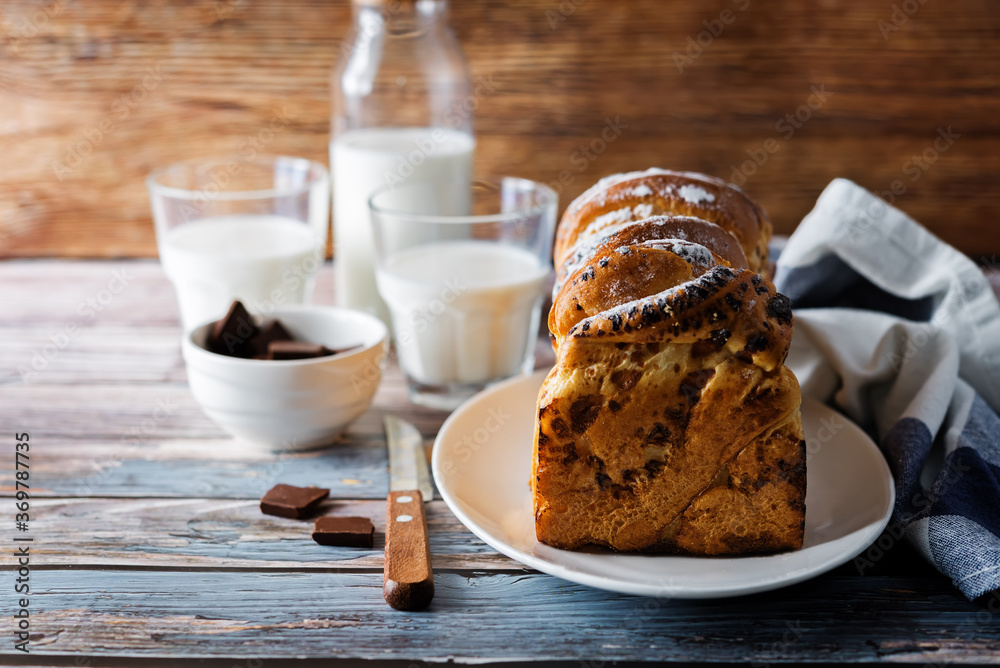 Pull Apart Bread with chocolate drops and powdered sugar Pull Apart Bread with chocolate drops and powdered sugar