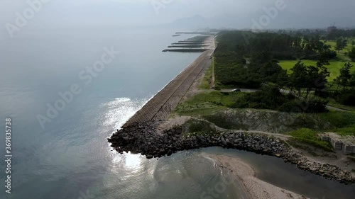 ドローン空撮　海岸　堤防　4K