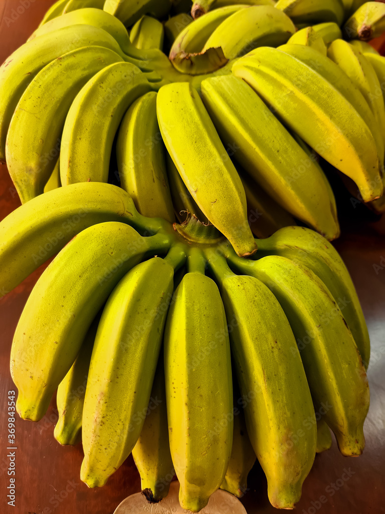 Green bananas, in addition to being very sweet and tasty, have many health benefits.