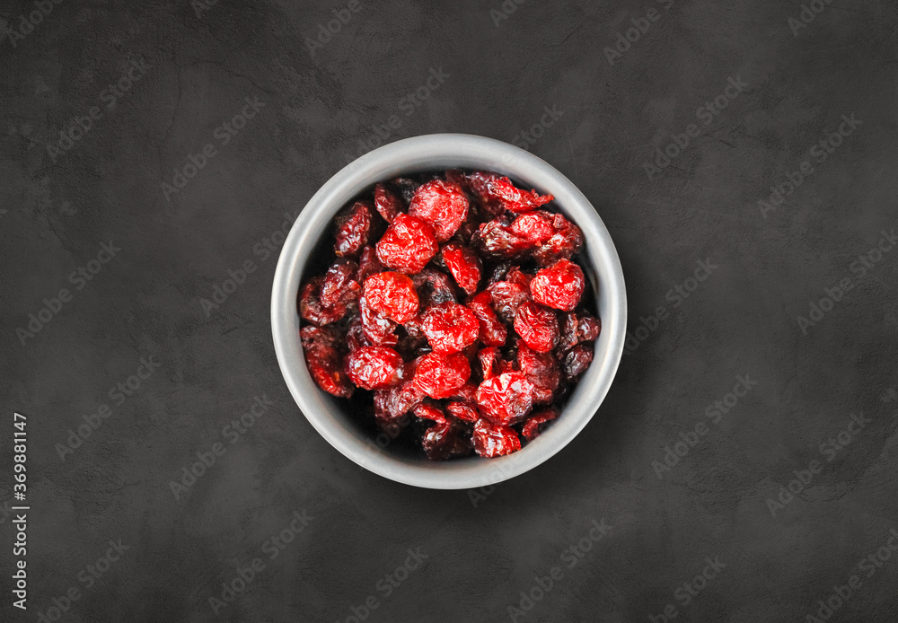 Dry cranberries in a bowl