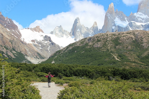 Trek through valley to Mt Fitz Roy, Patagonia, Argentina
