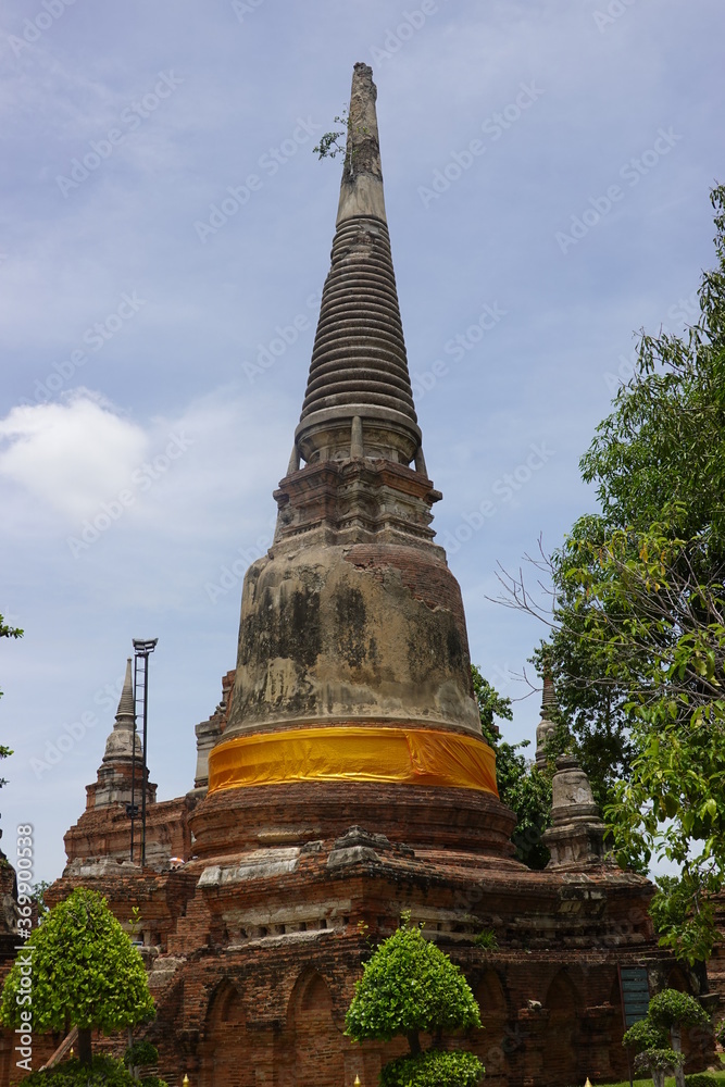 Stupa at Wat Ma Hae Yong, Ayuthaya, Thailand Stupa at Wat Ma Hae Yong, Ayuthaya, Thailand