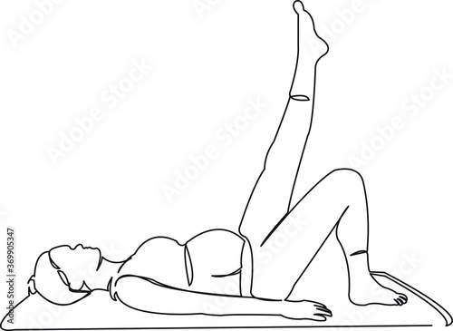 pregnant woman plays sports