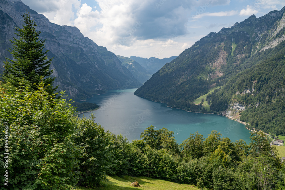 Klöntaler See in der Schweiz