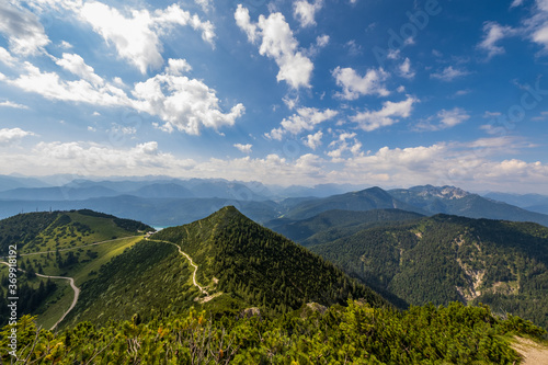 Blick vom Jochberg auf den Martinskopfgipfel