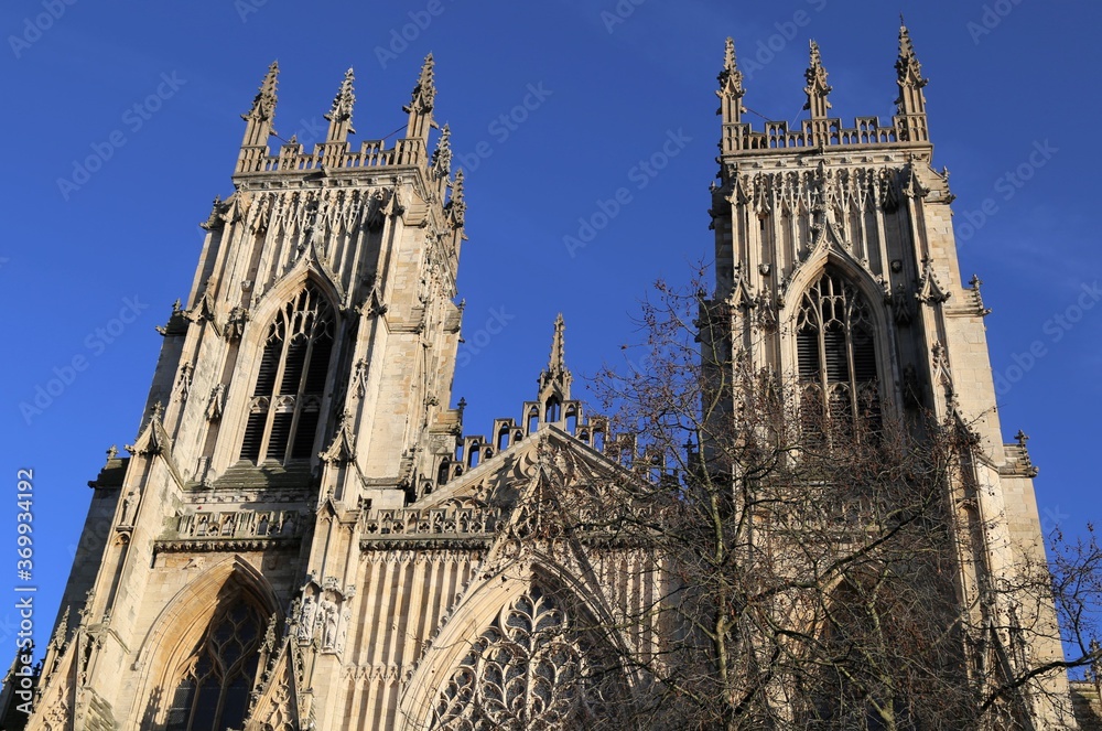 Fototapeta premium The dramatic and elegant world famous York Minster, York, England, on a sunny day in Winter.