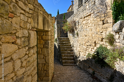 Rues du Village de Crestet dans la Drôme