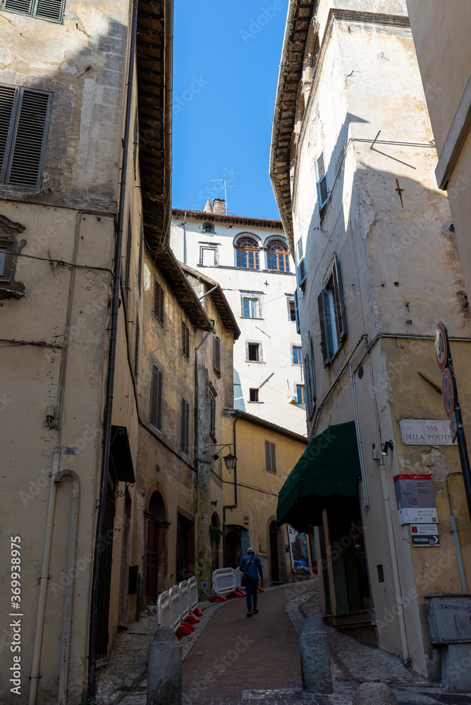 architecture of streets and buildings in the center of spoleto