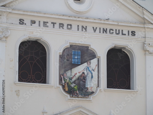 Giebel der Kirche S. Pietro in vinculis, Salerno, Italien gable of S. Pietro in vinculis, Salerno, Italy