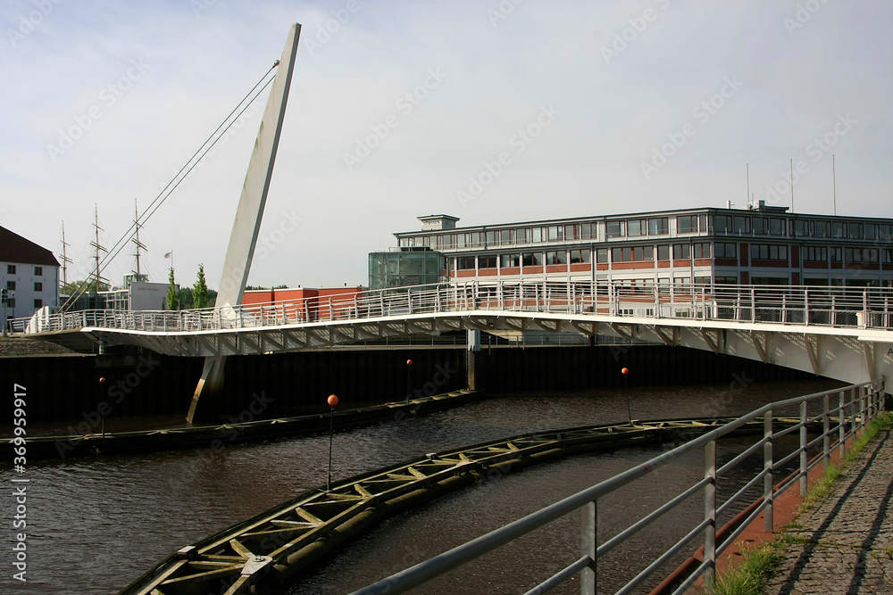 Klappbruecke über den Hafen von Bremen-Vegesack, Bremen, Deutschland, Europa Klappbruecke über den Hafen von Bremen-Vegesack, Bremen, Deutschland, Europa