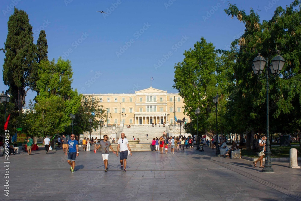 Syntagma square in Athens with the hellemic parliament building in the background