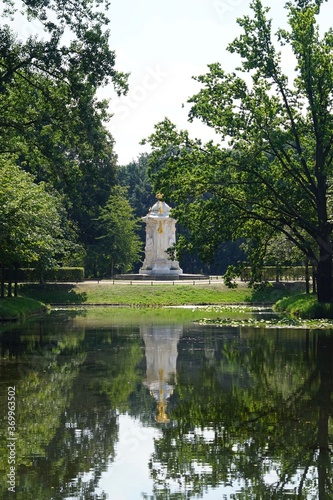 Venusbassin und Komponistendenkmal im Großen Tiergarten Berlin