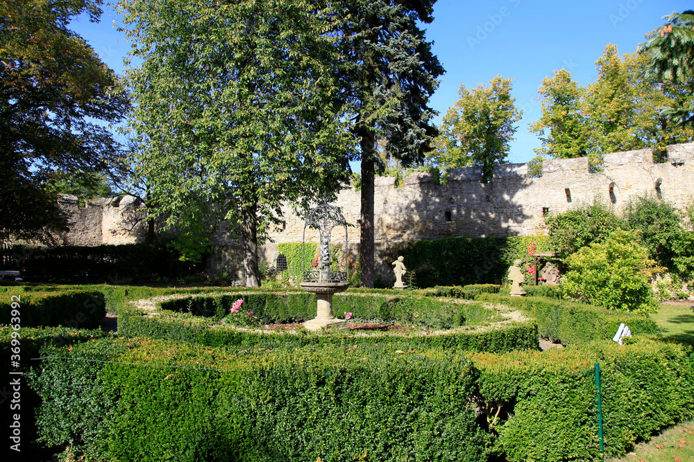 Innenhof mit Schutzwall der Burg Creuzburg, Thueringen, Deutschland, Europa