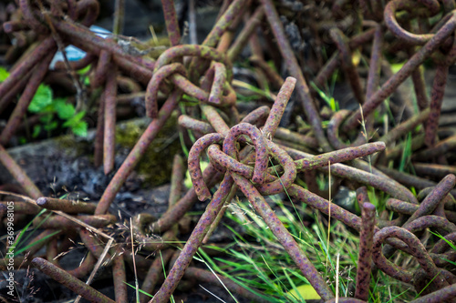 Rusty metal knots