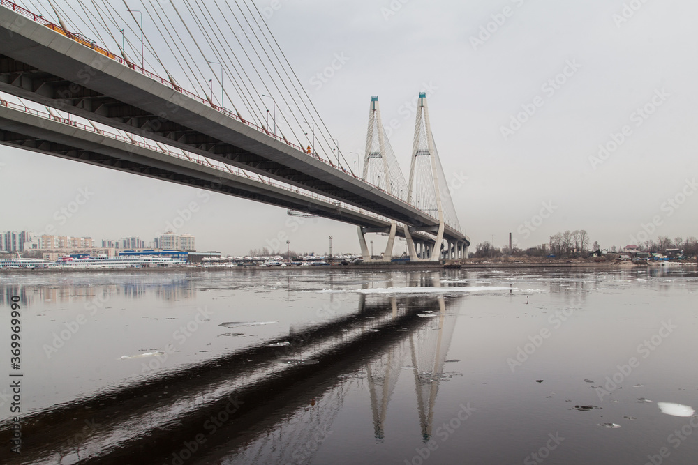 Obraz premium Cable-stayed bridge over the Neva in St. Petersburg