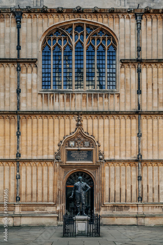 Earl of Pembroke statue in Oxford, United Kingdom photo