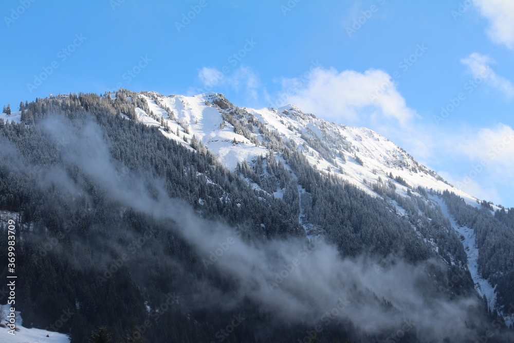 Obraz premium snow covered mountains