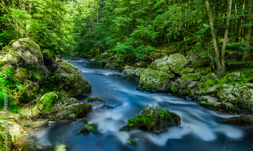Fließender Bach Il z im Bayerischen Wald