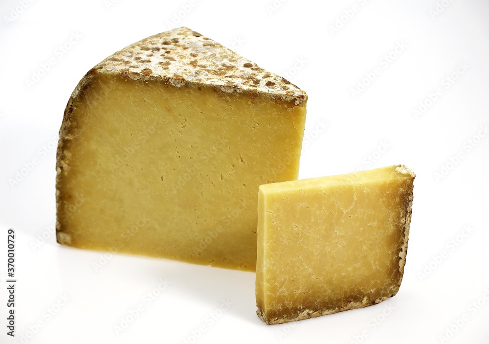 CANTAL, A FRENCH CHEESE MADE FROM COW'S MILK