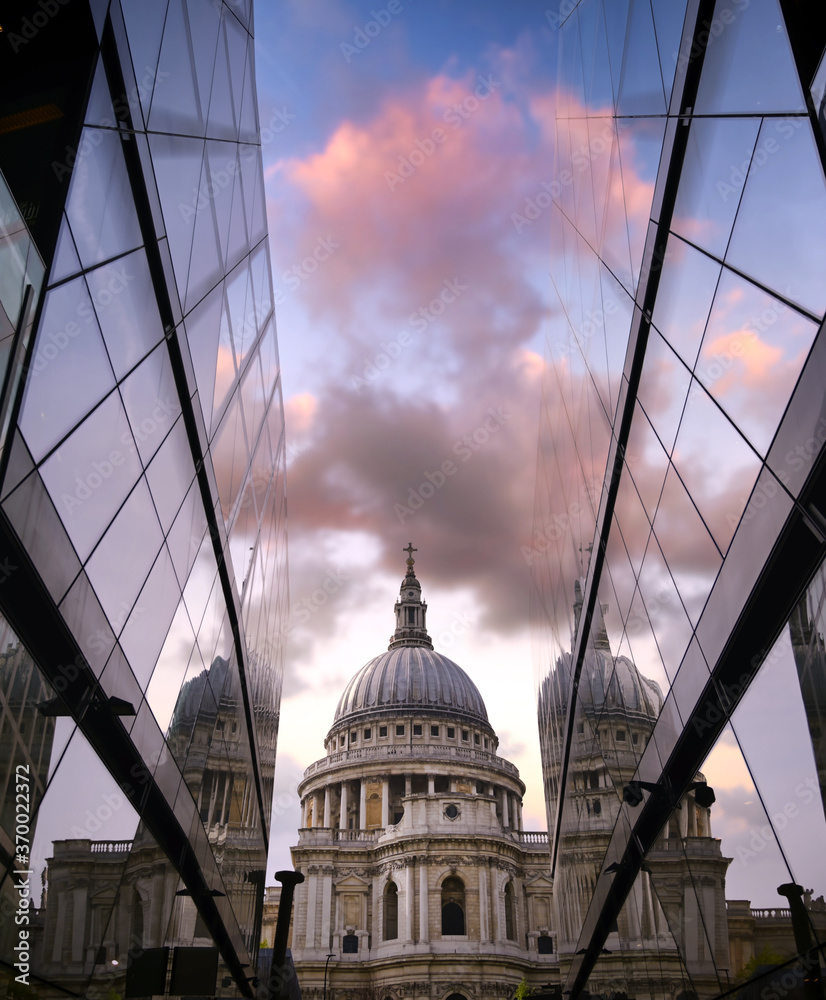 Dusk over St. Paul's Cathedral in Central London, UK.