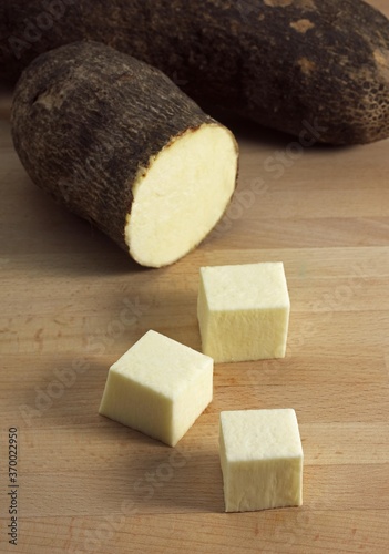 Tableau sur toile Yam, ioscorea sp, Vegetable ready to be Cooked
