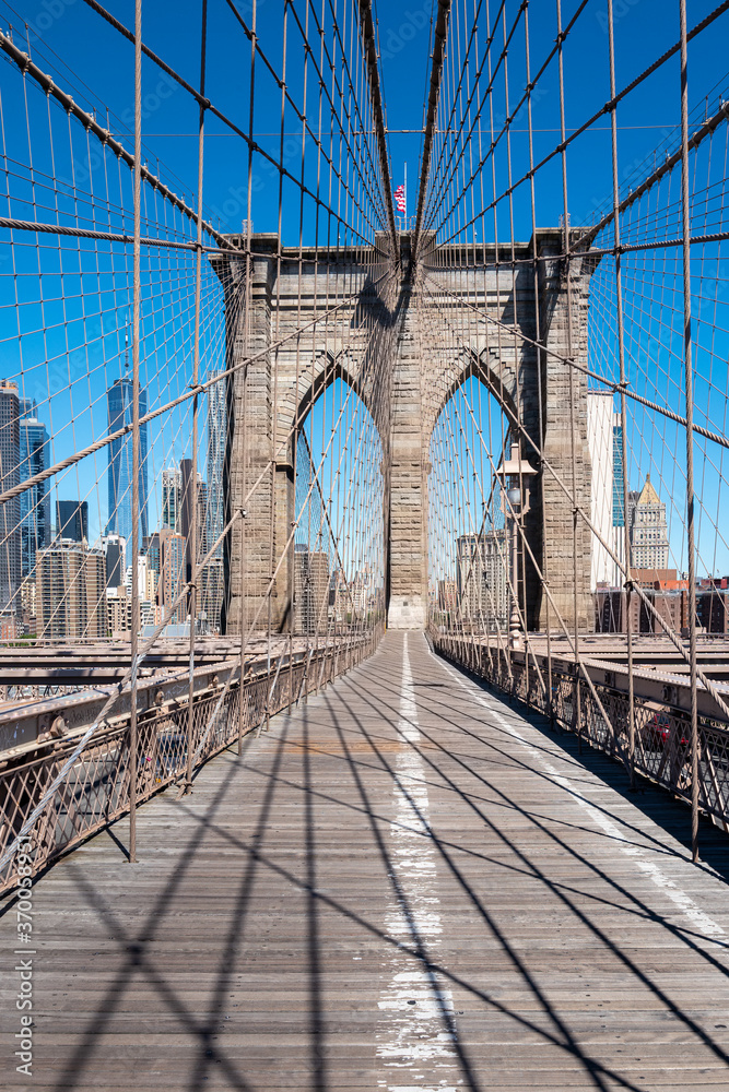 Fototapeta premium Nikt na Brooklyn Bridge w Nowym Jorku