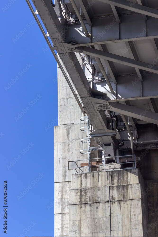 steel supports on san francisco bay bridge